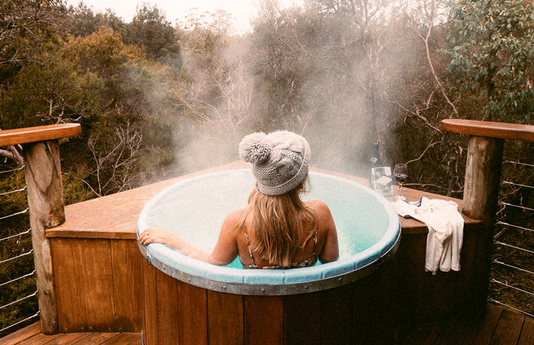 Staying warm in the hot tub at Cradle Mountain