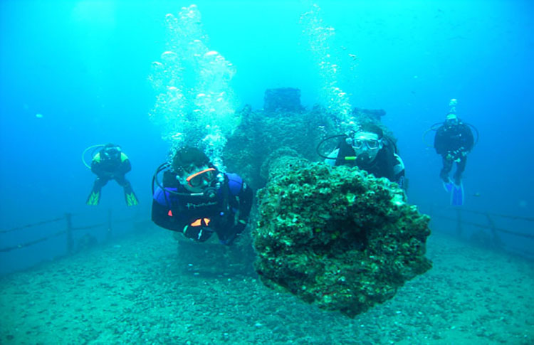 HMAS Brisbane