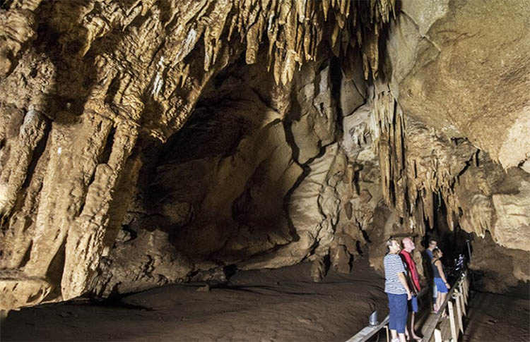 Cutta Cutta Caves