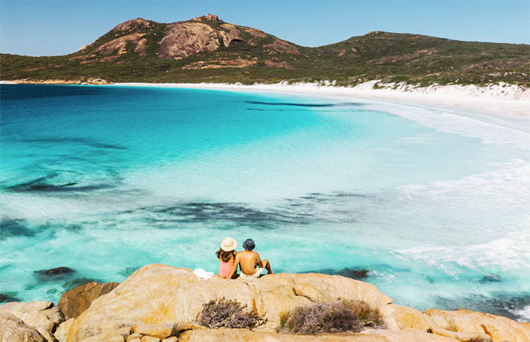 you can expect turquoise waters and white sand along the Esperance Coastal Road