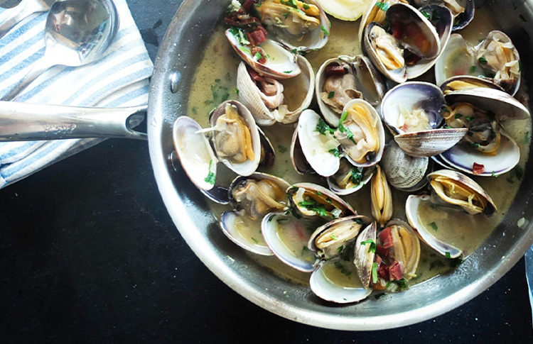 Eat sustainable seafood in Tasmania