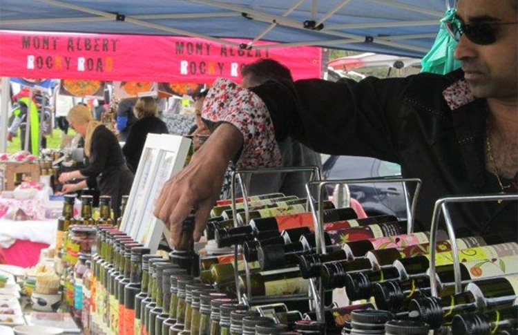 Meet the producer market in Lilydale
