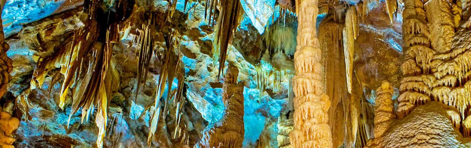 JENOLAN CAVES