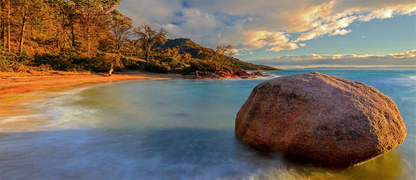 Tasmania Travel Guide - Bay of Fires