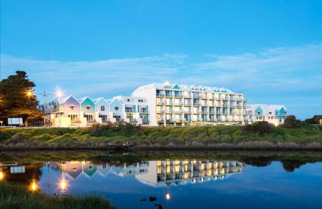 Lady Bay Resort 