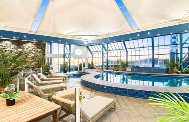 mantra bunbury lighthouse pool area