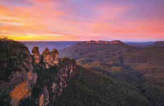 Three Sisters Sunrise over Jamison Valley Blue Mountains